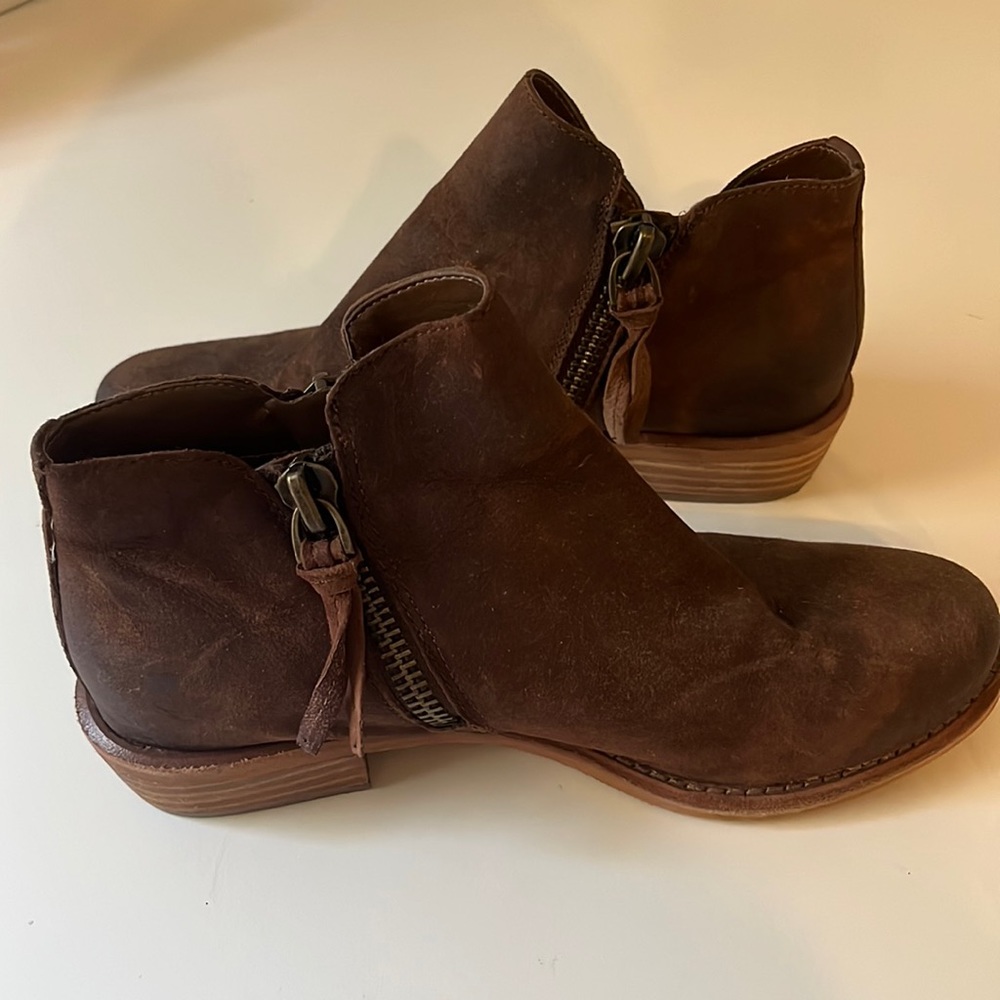 Gianni Bini Brown Leather Women’s Ankle Boots Size 7